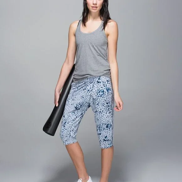 Lululemon Retreat Yogi Crop - Picture 3 of 12